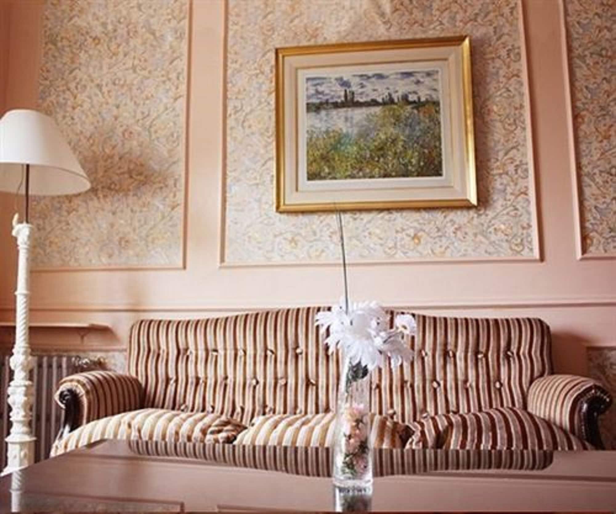 Lyon Hotel Buenos Aires