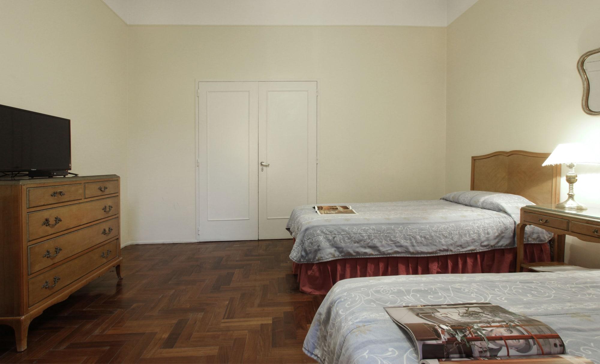 Lyon Hotel